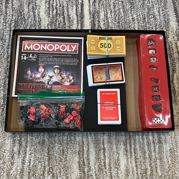 Stranger Things Monopoly board game - Picture 6 of 6